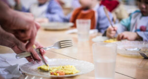 Obert el termini per sol·licitar ajuts de menjador escolar per al curs 2026-2027