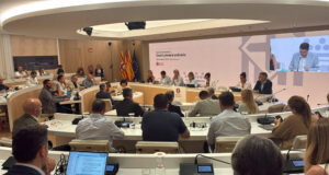 Compromís renovat per la defensa dels drets de les persones grans en el Ple de maig de 2026