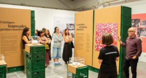 L’exposició ‘Espigolar per transformar’ arriba al Mercat Municipal del Prat per combatre el malbaratament alimentari