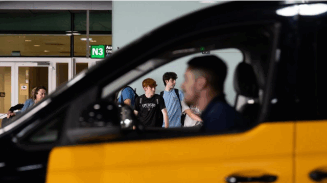 Taxi a l'aeroport de Barcelona. Foto: David Zorrakino (Europa Press)